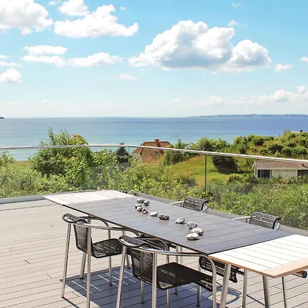 Three-bedroom In Vakantiehuis Ebeltoft