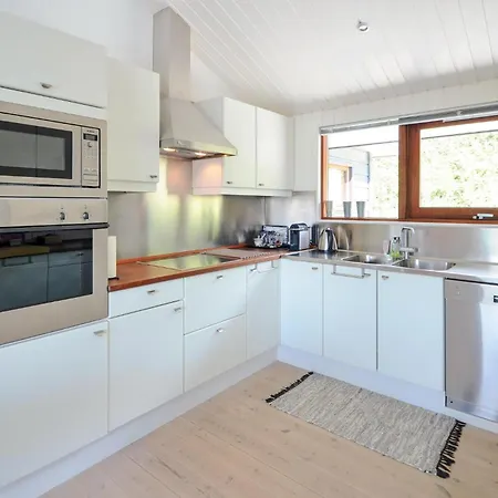 Three-bedroom In Ebeltoft