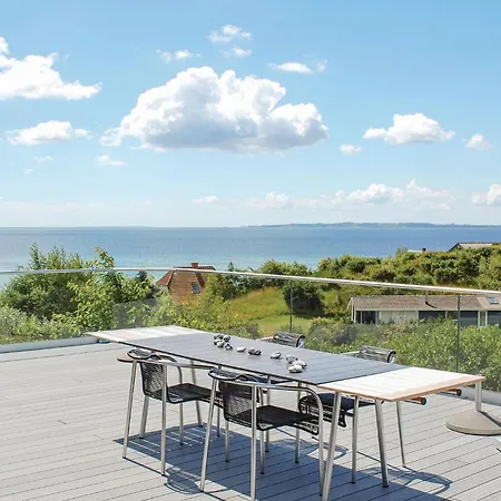 Three-bedroom In Vakantiehuis